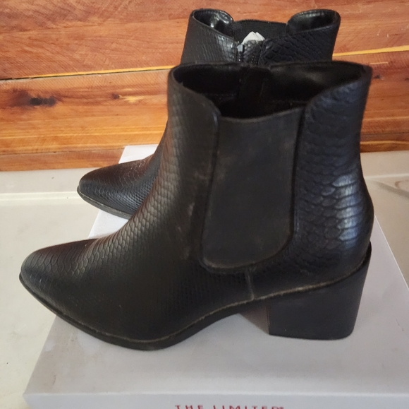 Limited black booties - Picture 3 of 3